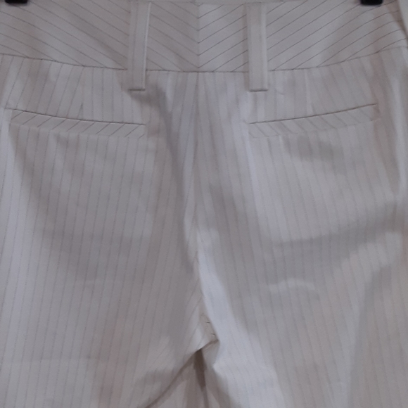 IZ BYER, CALIFORNIA, Chalk Striped, Cotton Blend, Capris, Size 5 JUNIOR - Picture 7 of 9